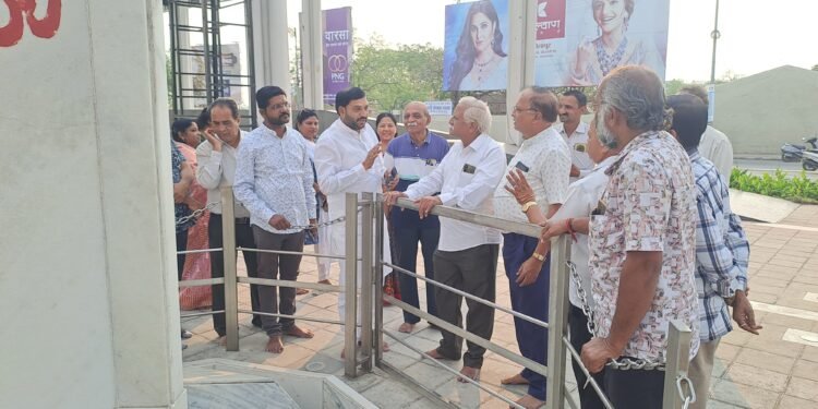 कीर्तीस्तंभ परिसरात प्रकाश, सुरक्षा व स्वच्छतेसाठी उपाययोजना करा 