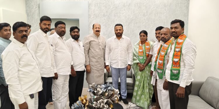 पालकमंत्री जयकुमारभाऊ गोरे यांच्या नेतृत्वाखाली सांगोल्यात ऑपरेशन लोटस मोहीम यशस्वी 