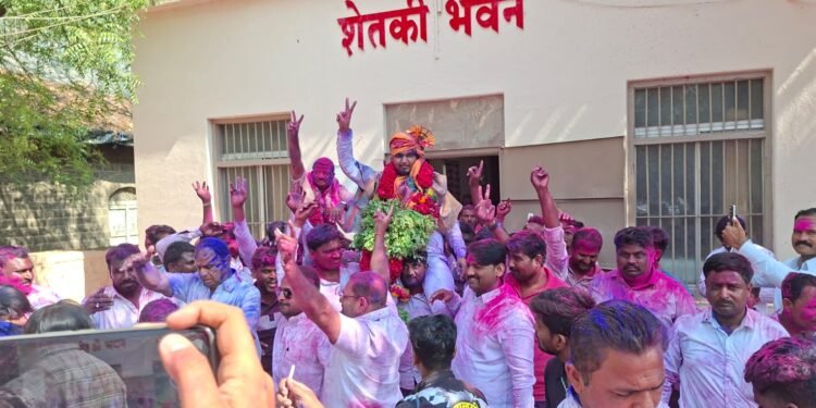 पंढरपूरात सभापतीपदी शुभम आगावणे तर उपसभापतीपदी देशमुख