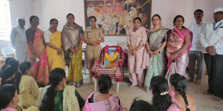 जागतिक महिलादिन व ज्ञानज्योती सावित्रीबाई फुले पुण्यतिथी निमित्त महिला कायदेविषयक शिबिर संपन्न 