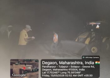 अवैध वाळू साठ्यासह 2 टिपर, जेबीसी जप्त