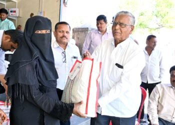 रमजानच्या पवित्र महिन्यात मानवतेचा संदेश; गरजूंसाठी शिरखुर्मा साहित्याच्या १६० किटचे वाटप