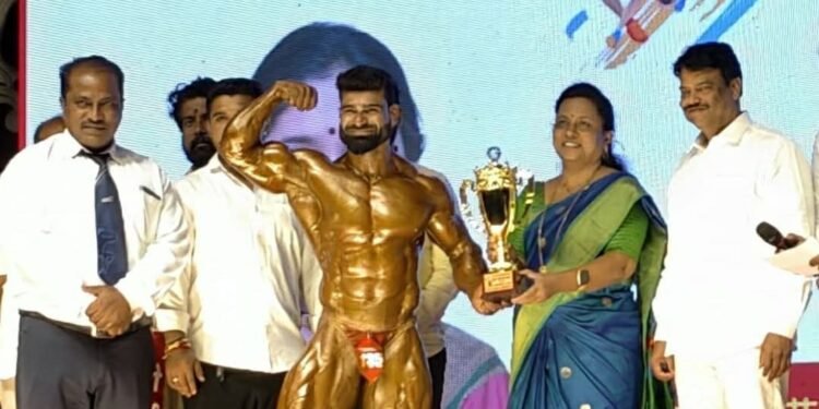 पुणे महापौर राज्यस्तरीय श्री स्पर्धेत सोलापूरचा लोणार उत्कृष्ट प्रगतिकारक बॉडी बिल्डर