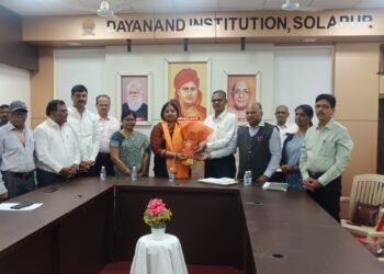 परिस्थितीचा बाऊ न करता प्रयत्न केल्यास यश मिळते : खा. वाघमारे