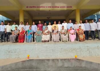 श्री शंकरलिंग प्रशालेत जागतिक महिला दिनानिमित्त महिला कर्मचारिंचा सत्कार