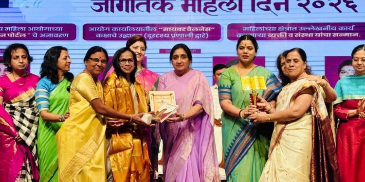 भारतीय स्त्री शक्तीच्या सांगोला शाखेला राज्यस्तरीय पुरस्कार