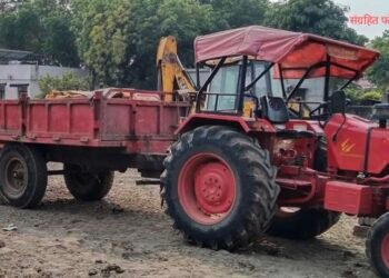 सीना नदी पात्रातील अवैध वाळू उपसा रोखण्यासाठी गेलेल्या महसूल कर्मचाऱ्यांना मारहाण