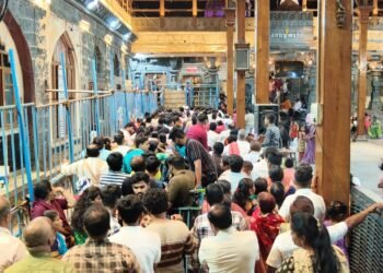 शिर्डी – तुळजापूरच्या धर्तीवर पंढरपुरकरांना विठ्ठल मंदिरात स्वतंत्र दर्शनाची व्यवस्था करा