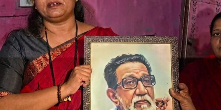 गल्लीतल्या मुलीला दिल्लीपर्यंत नेण्याचं धाडस फक्त एकनाथ शिंदेंच करू शकतात