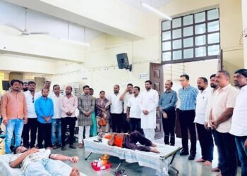 छत्रपती संभाजी महाराजांच्या बलिदान दिनानिमित्त ६३ जणांचे रक्तदान