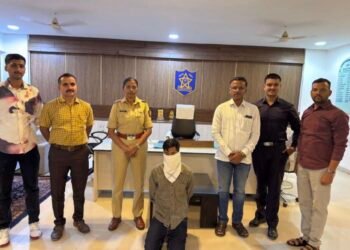 फरार अंतरराष्ट्रीय सुत्रधार आरोपीस 1 वर्षानी पकडला