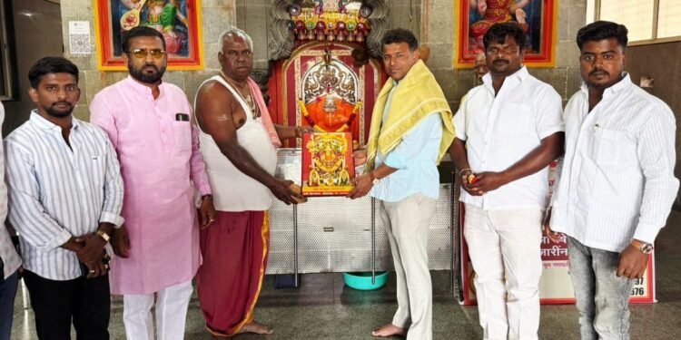 अतिरिक्त आयुक्त मल्लिनाथ जेऊरे यांनी घेतले श्री मशरूम गणपतीचे दर्शन