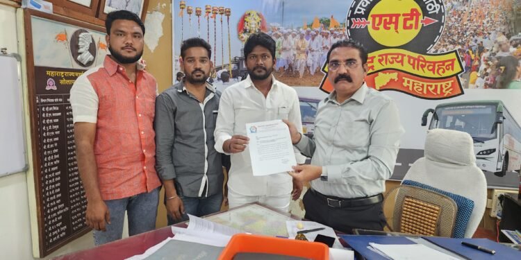 54 मीटर येथे एस.टी. थांबा द्यावा