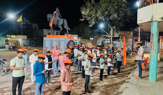 छत्रपती श्री संभाजी महाराज बलिदान मासनिमित्त आदरांजली; ६० युवकांकडून श्लोक वाचन 
